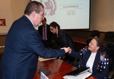 ¿Choque de trenes? Arrecia el choque entre Arévalo y la fiscal de Guatemala; busca su “destitución”