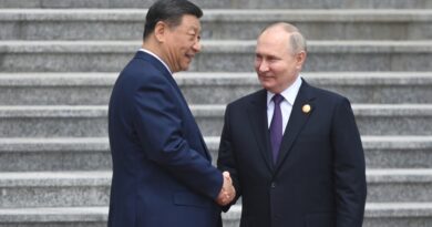 Con alfombra roja reciben en China a Vladímir Putin en su primer viaje tras ser reelegido