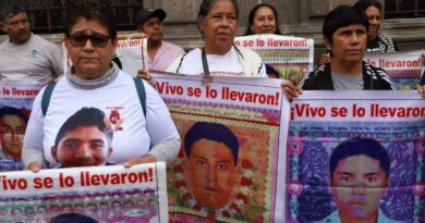 Padres de los 43 normalistas demandan la renuncia de Rosario Ibarra de la CNDH por proteger al Ejército