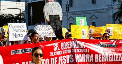 Culiacán por la paz. Miles de activistas marchan para exigir alto a la violencia y la renuncia de Rocha