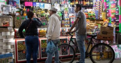 Se concatenan con los aranceles. Banxico baja otra vez el crecimiento económico de México a 0.1%