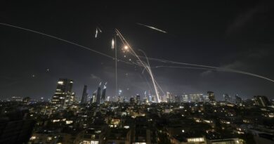 Misiles iranís impactan el principal aeropuerto de Israel y la base militar que levantó la Cúpula de Hierro  