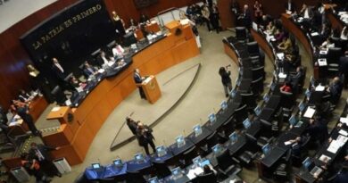 Morena y la oposición cruzan acusaciones por la política migratoria de EU; tunden a Sheinbaum Morena y la oposición cruzan acusaciones por la política migratoria de EU; tunden a Sheinbaum