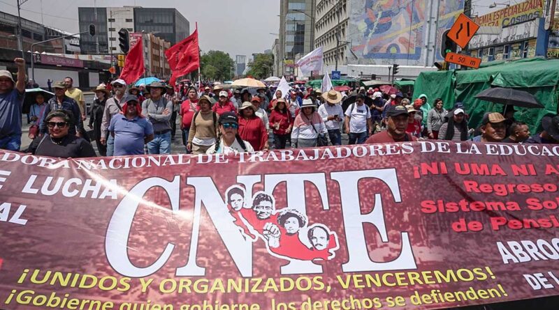 Caos en la Ciudad de México. Paro nacional por tres días del magisterio de la CNTE, marchas y bloqueos     