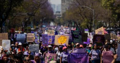 Marcha pacífica en el 8M exigen al gobierno elevan consignas para exigir “ni una hija menos” y “ni una madre rota más”   