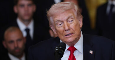 Tras la sucesión en Irán, Trump advierte que consultará a Netanyahu antes de fijar postura