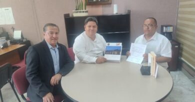 Alcalde entrega Plan de Desarrollo Municipal al Congreso local  