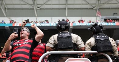 ¿Fracasa el Mundial? Alertan a fanáticos de futbol por la cacería de migrantes y militarización de EU  