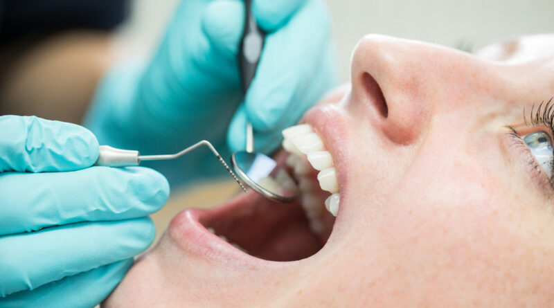Adiós a los implantes dentales: crean fármaco sustentado en un monoclonal para crecer los dientes