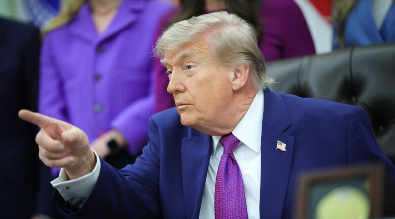 Agobia el síndrome de hubris a Trump: arremete contra la prensa que duda de su triunfalismo contra Irán