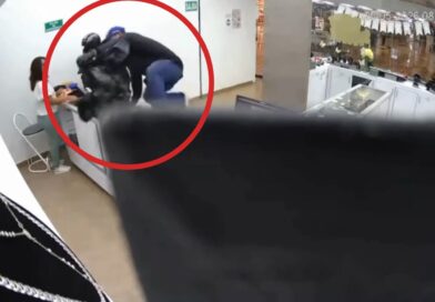 Asalto de precisión. Célula amada atraca joyería en centro comercial llevándose un botín de 3 mdp  