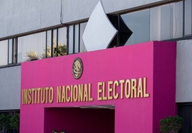 El balón contamina a México: árbitro electoral decreta ‘trabajo a distancia’ por el Mundial de Futbol