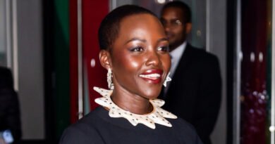 Lupita Nyong’o desmonta el mito de la “belleza ideal” y responde a críticas raciales por su papel de Helena
