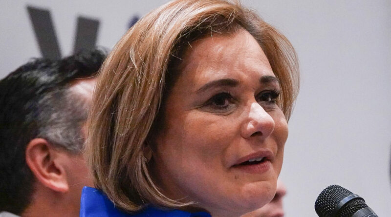 Maru Campos entrega escrito a la FGR donde admite su “indisposición” a declarar por agentes de la CIA