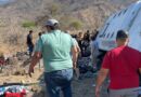 Perecen 11 residentes de Nayarit y 16 lesionados al volcar el autobús que se dirigía a un balneario