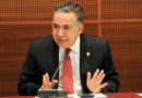Se va senador presionado por opositores:  Enrique Inzunza pide licencia al Senado
