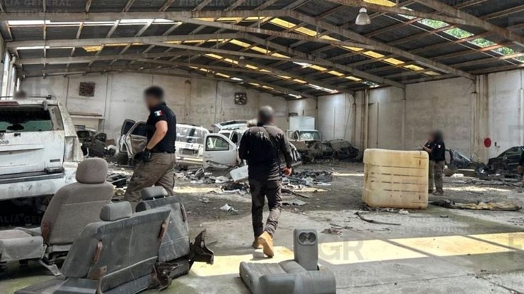 Sin violencia ni criminales detenidos la FGR asegura 15 camionetas blindadas y un arsenal de cartuchos