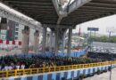 Blindan accesos vehiculares a la Terminal 1 del AICM, en tanto normalistas bloquean México-Cuernavaca  