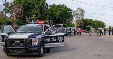 Fuego cruzado entre narcos en Escuinapa alcanza a un familia con saldo de dos muerto y un herido