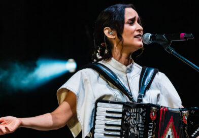 Llueven críticas y desdoro en redes sociales canción mundialista de Julieta Venegas con apoyo oficial