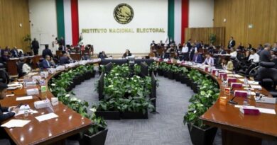Otra perla del INE: pretende exonerar a Pío López Obrador por recibir sobre amarillos para Morena     
