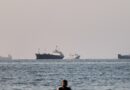 Reanuda tránsito de buques petroleros y de productos básicos el estrecho de Ormuz tras desbloqueo naval