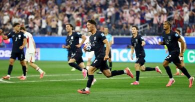 Turquía le echa a perder la fiesta al anfitrión EU tras imponerse 3-2 en la primera fase del grupo  