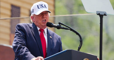 Choque: Trump acusa a los comunistas de querer frenar a EU; lo compara como un “cáncer”