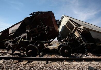 Derrame de 59 mil litros de químicos peligrosos en Sonora por descarrilamiento de tren