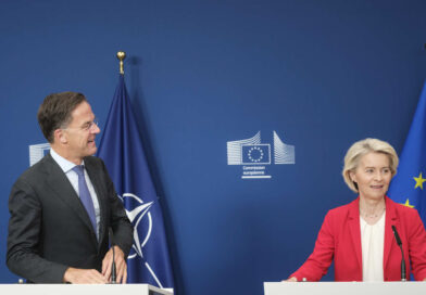 Europa admite que ya no puede delegar su defensa en EU; la OTAN exige más gasto  