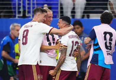 Francia, maniatada; España, impecable en su regreso a la élite; vuelve a una final 16 años después