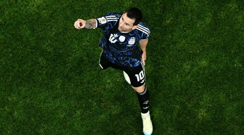 Inglaterra no pudo liquidar a Argentina y éste lo doblega 2-1; la final el próximo domingo