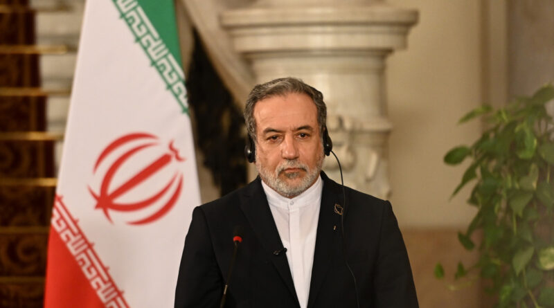 Irán acusa a Trump de “vulgaridad” y responde con fuerza: misiles, drones y acusaciones