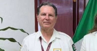 Cesan al delegado del INM, Carlos Manuel Bandala, por expedición irregular de documentos en QR