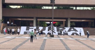 Desafiando el miedo empresarios, sociedad civil y oposición en protesta exigieron el fin del gobierno de Rocha