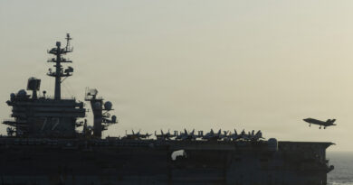 El USS Abraham Lincoln vuelve a casa tras denuncias de deterioro extremo en la tripulación