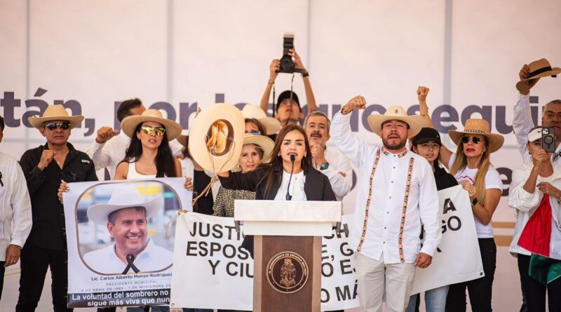 Grecia Quiroz denuncia que hay una conspiración para “sacarla del camino” o fabricarle algún delito