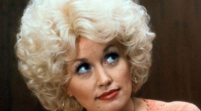 Muere la icónica Dolly Parton, figura querida de música country; compuso más de 3 mil canciones       