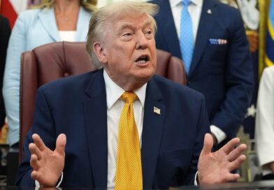 Trump lanza ultimátum y amenaza con “decapitar” a Irán