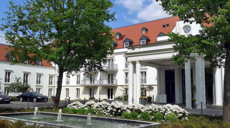 Un legendario hotel alemán enfrenta la quiebra tras sanciones de la UE contra un empresario iraní