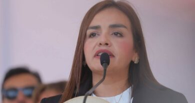 Viuda de Carlos Manzo es señalada por presuntos vínculos con uno de los procesados de su asesinato  