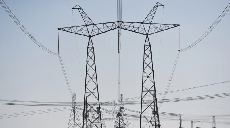 Apagón en la península exhibe “extrema debilidad” del sistema eléctrico; 7 años sin infraestructura