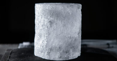 Isótopo radiactivo en hielo de 80.000 años revela menor llegada de polvo interestelar del esperado