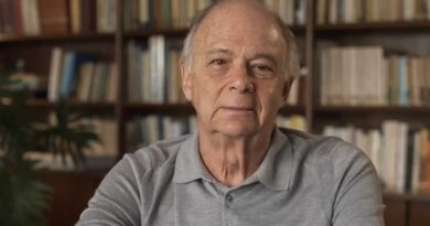 Krauze: México debe cumplir extradiciones a EU o pierde autoridad para exigir respeto a su soberanía
