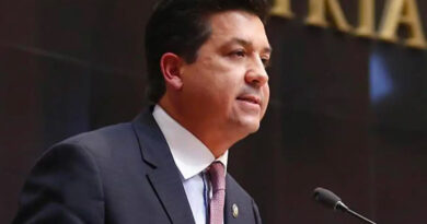 Molina Gamboa afirma que Cabeza de Vaca controlaba contratos y proveeduría en Salud de Tamaulipas