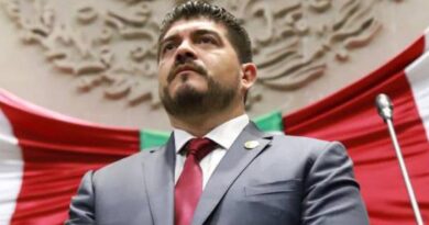 Muere de un balazo en el oído el diputado federal Zenyazen Roberto Escobar; el arma entre sus piernas  