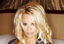 Pamela Anderson relata su lucha contra la hepatitis C y su resurgir profesional