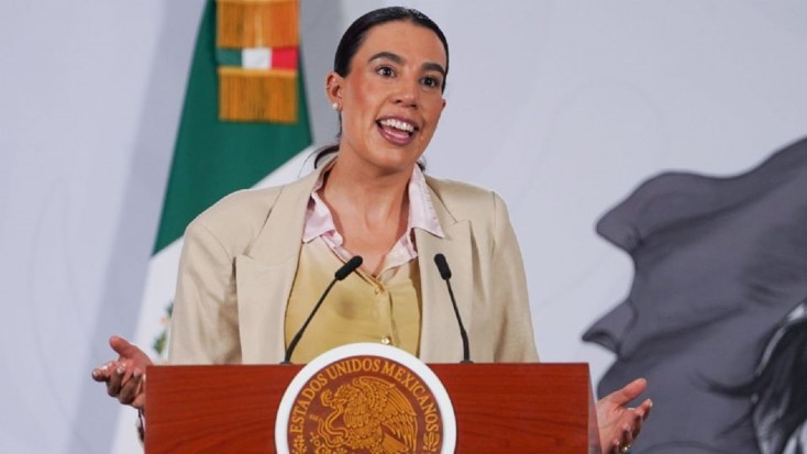 Secretaria de Turismo, Josefina Rodríguez Zamora edita fotos para ocultar artículos de lujo