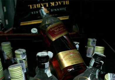 Seis muertes por alcohol adulterado en Guanajuato: hallan más de 500 botellas y la FGR toma control