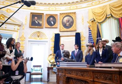 Trump endurece su ofensiva contra medios críticos y anuncia veto inmediato desde la Casa Blanca